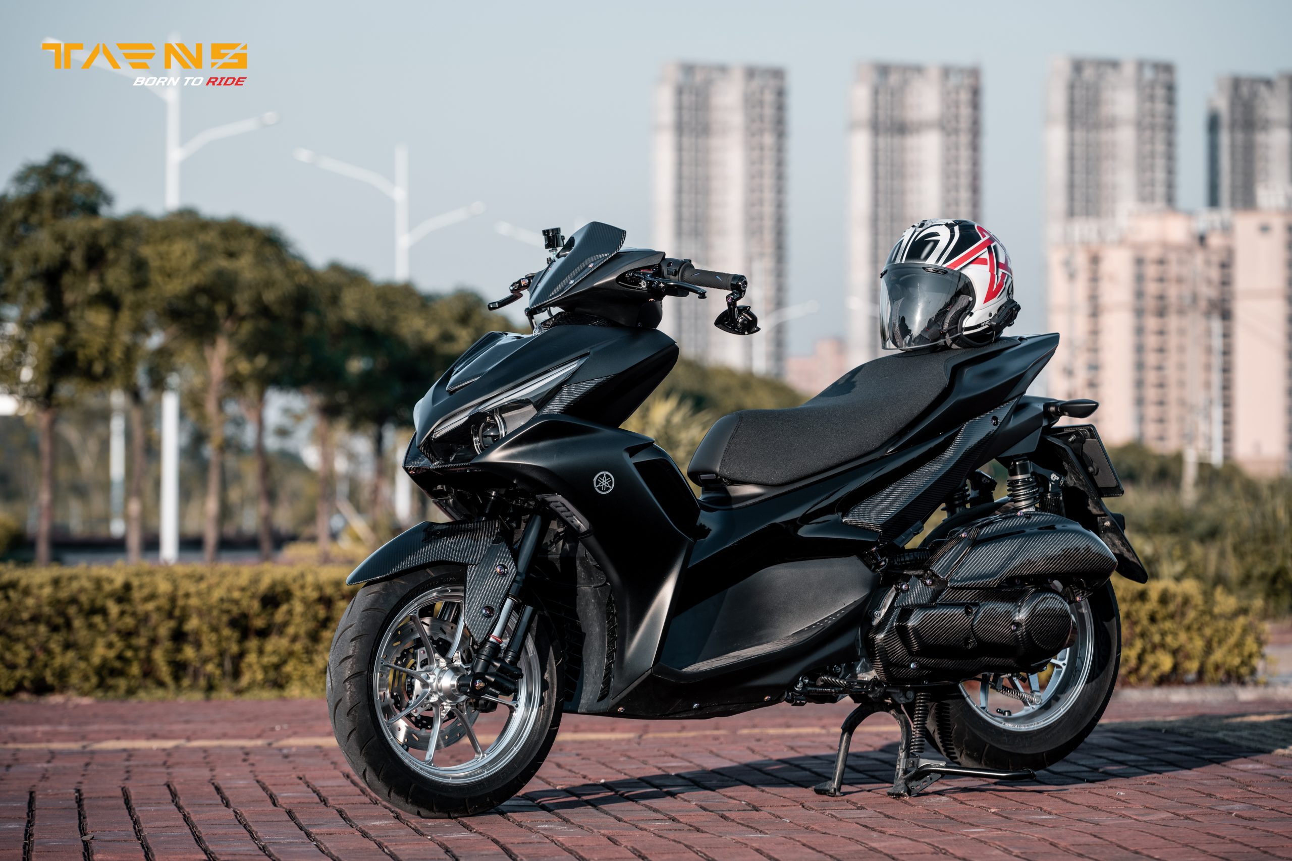 YAMAHA NVX155