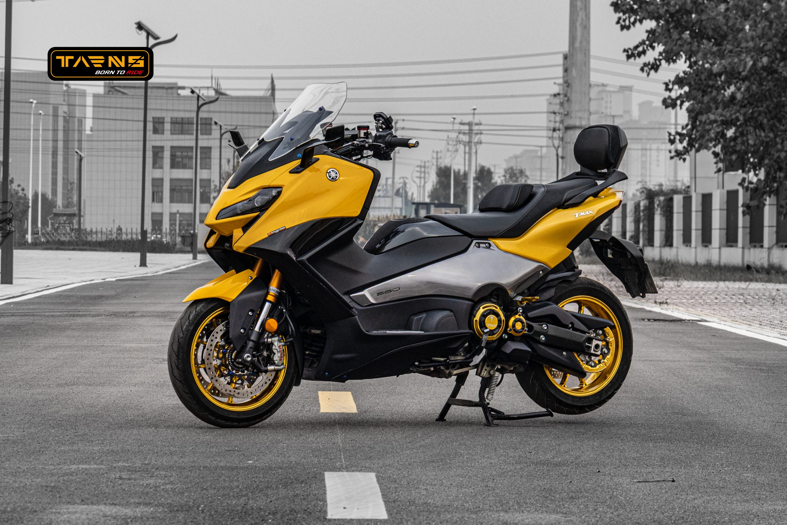 YAMAHA TMAX 560