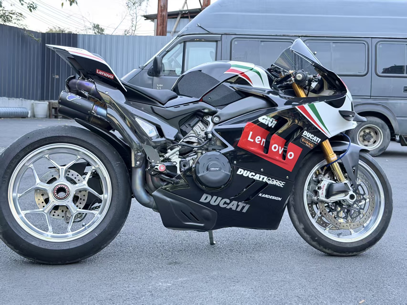 Ducati V4